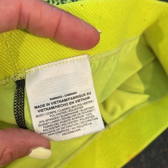 Nike booty shorts - Picture 3 of 4